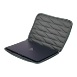 Funda Thule Gauntlet para MacBook Semi Rigida 16 pulgadas Hazy Green