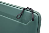 Funda Thule Gauntlet para MacBook Semi Rigida 16 pulgadas Hazy Green