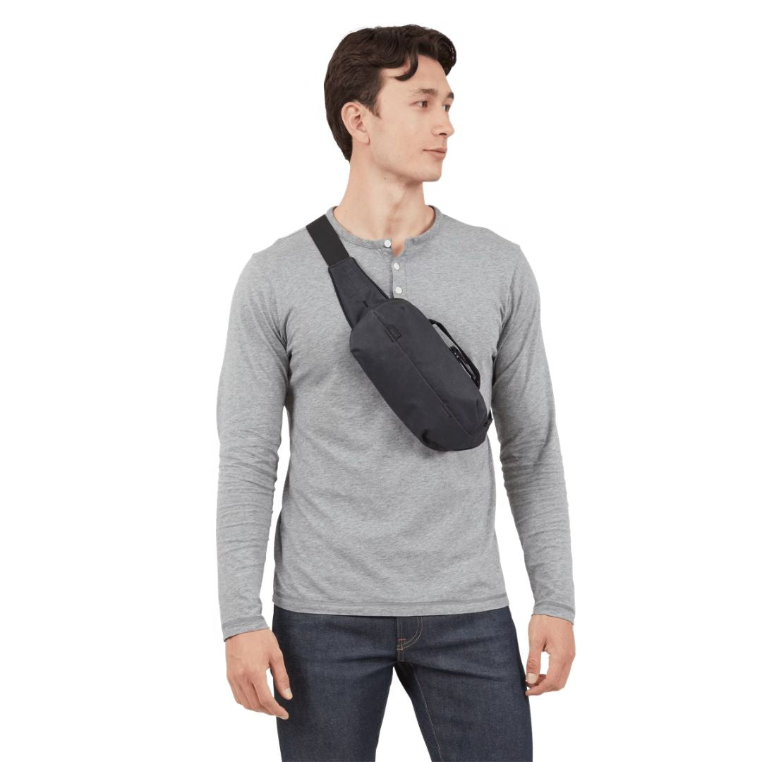 Banano Thule 2 lt Color Negro